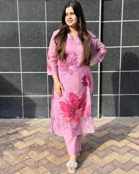 svaraa Women Floral Print Straight Kurta Set-picture-34