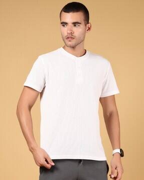 Buy V-MART Men Regular Fit Henley T-Shirt Online | Ajio.com