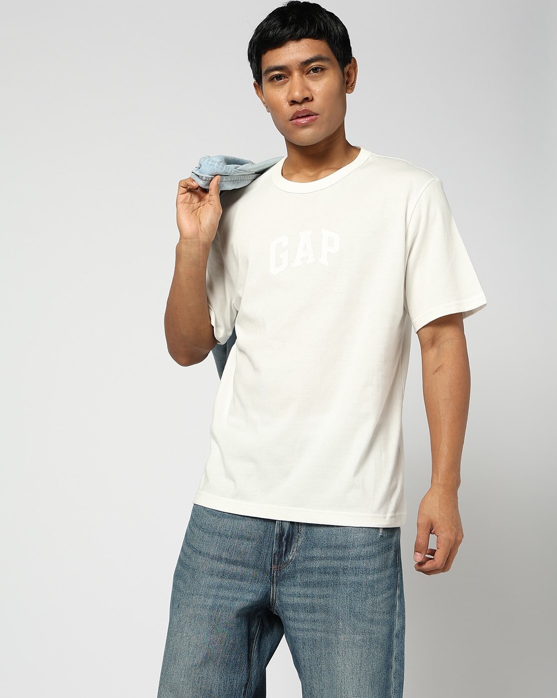 Men Logo Print Regular Fit Crew-Neck T-Shirt