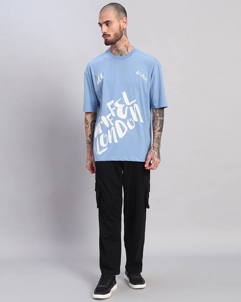 GRIFFEL Men Typographic Print Crew-Neck T-Shirt with Cargo Pants