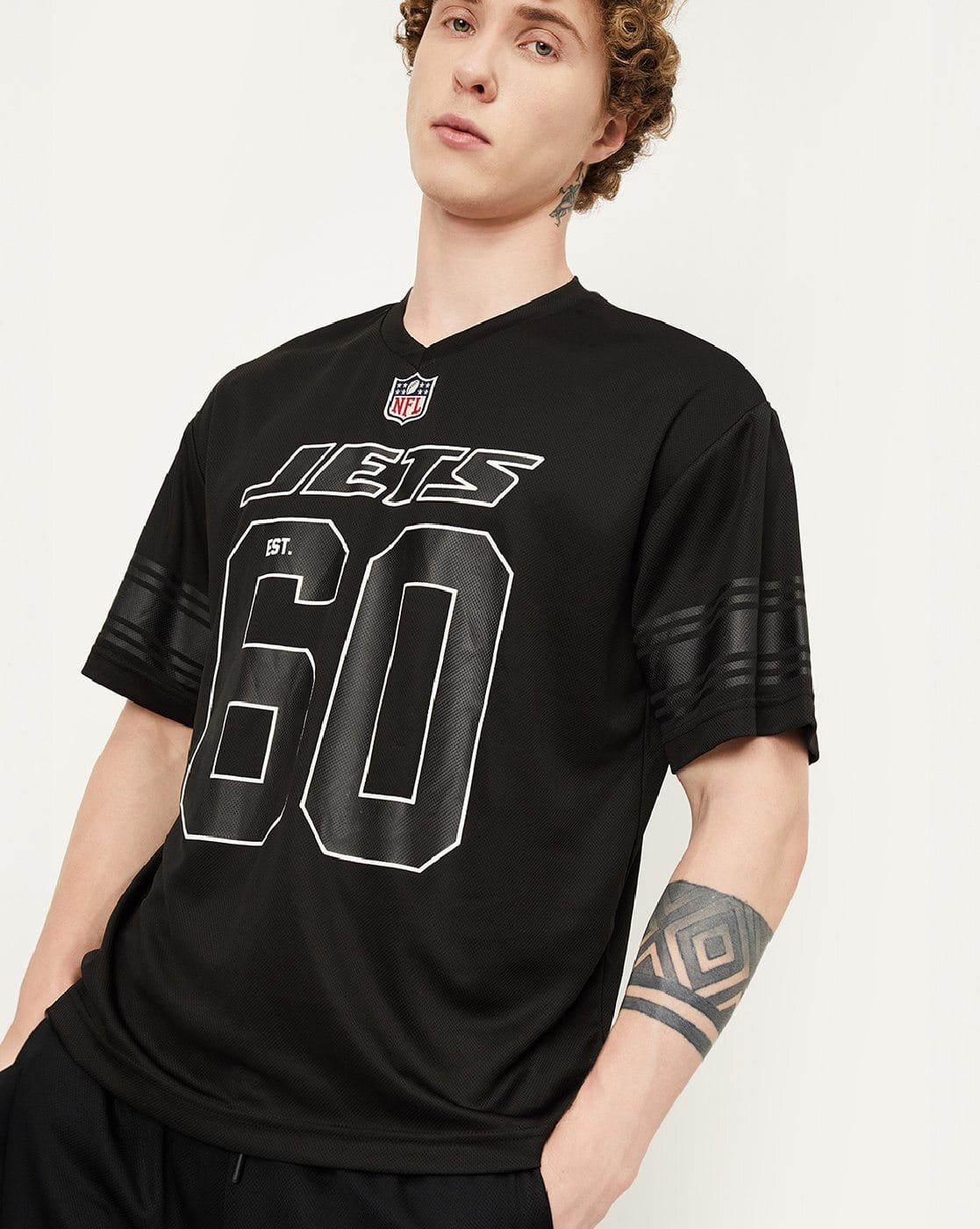-1117Wx1400H-701770903-black-