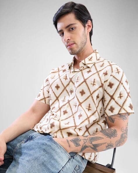 SPYKAR Men Checked Loose Fit Shirt