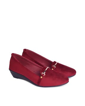 xe looks Women Slip-On Heeled Wedges-picture-43