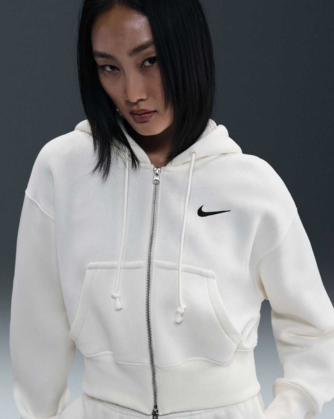 womens white nike zip up hoodie