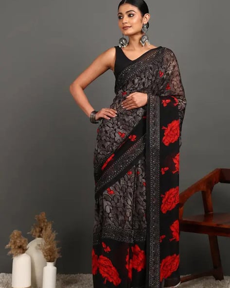 Nyrika Women Floral Print Saree with Contrast Border