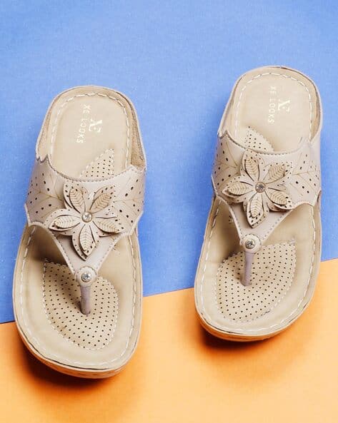 XE LOOKS Women V-Strap Sandals with Faux Leather Upper
