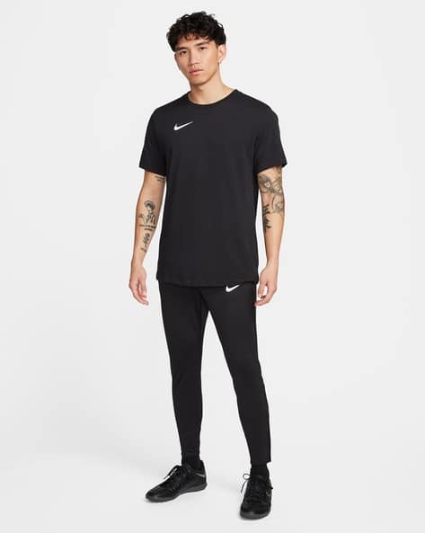 -473Wx593H-469760253-blackgrey