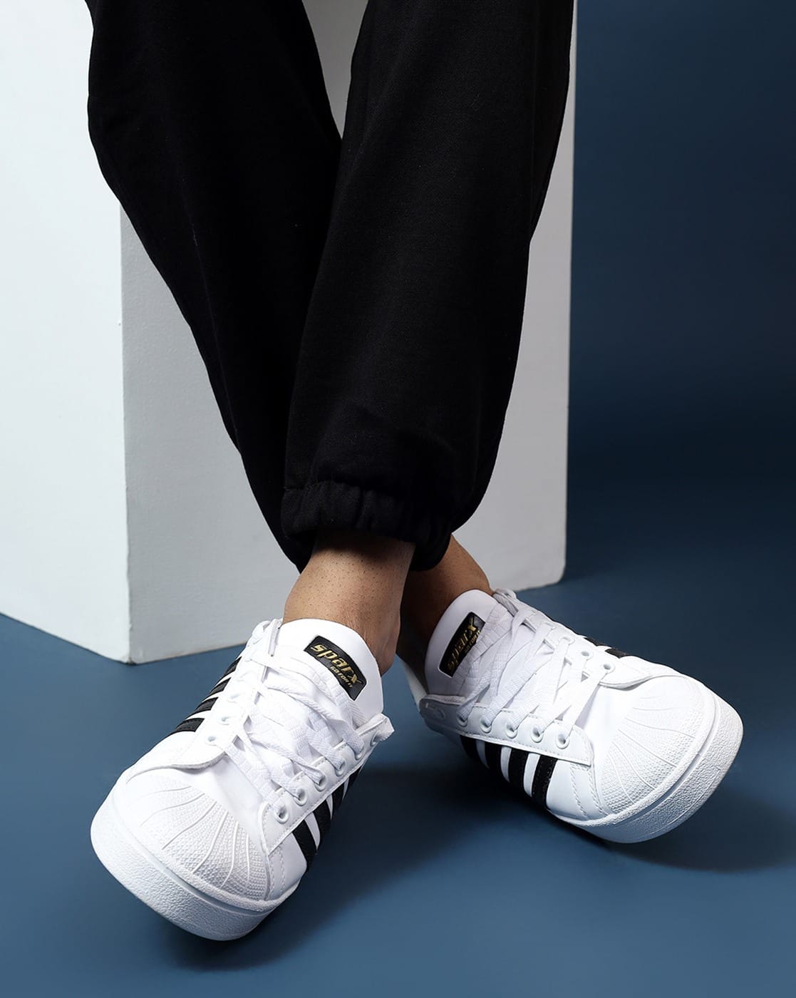 Men Low-Top Lace-Up Casual Shoes