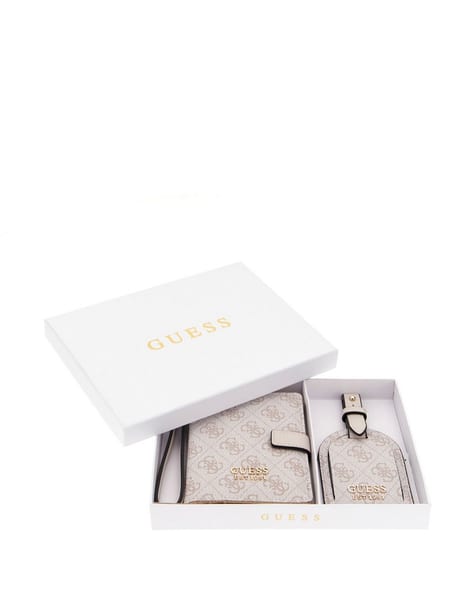 GUESS Women Dove Logo Printed Orlina Luggage Tag With Passport Case