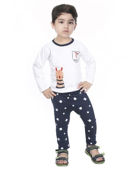 New Gen Men Typographic Print Pants & T-Shirt Set