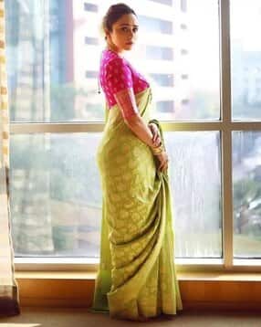 revangi Women Woven Saree with Contrast Border-picture-33