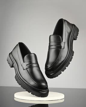 Men Round-Toe Slip-On Loafers