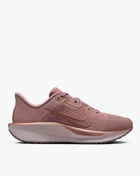 nike women's quest
