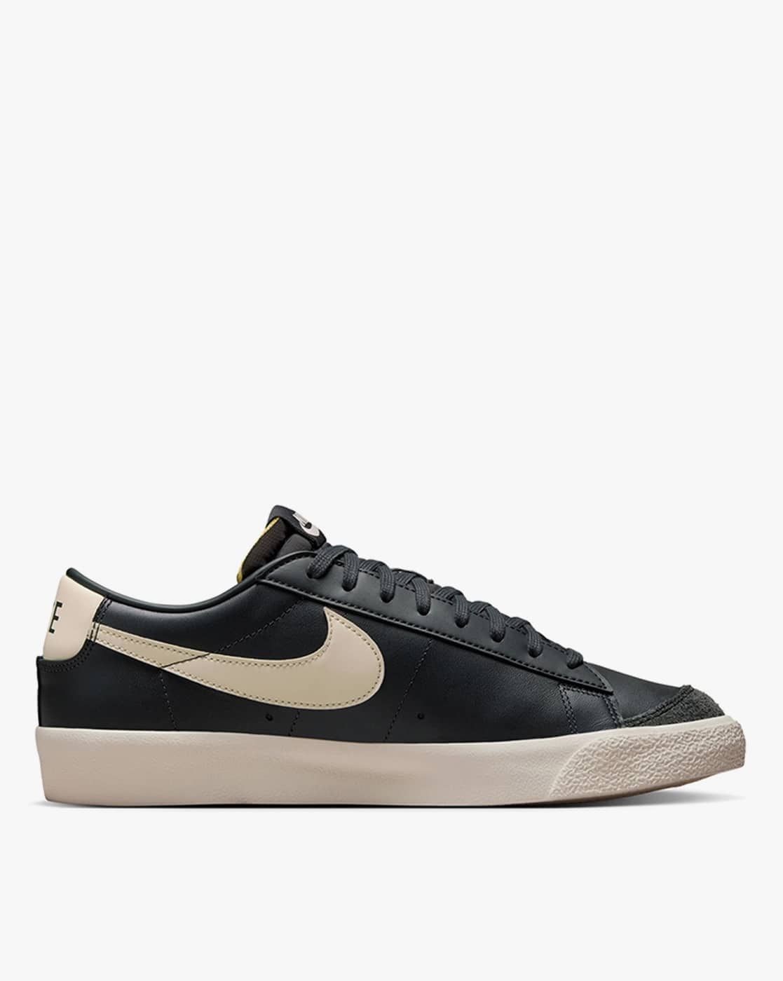 nike blazer low men's black
