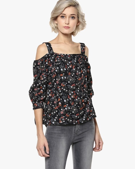 Harpa Black Top with Floral Embroidery