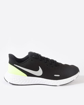 ajio nike shoes