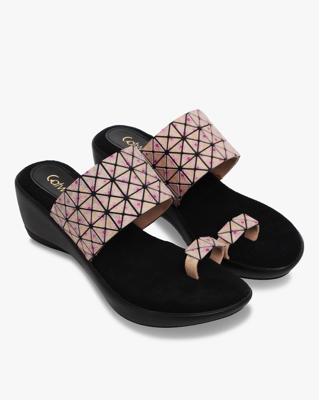 catwalk toe ring sandals