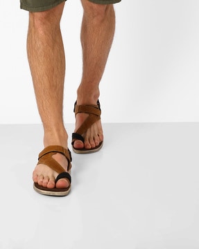 ajio woodland sandals