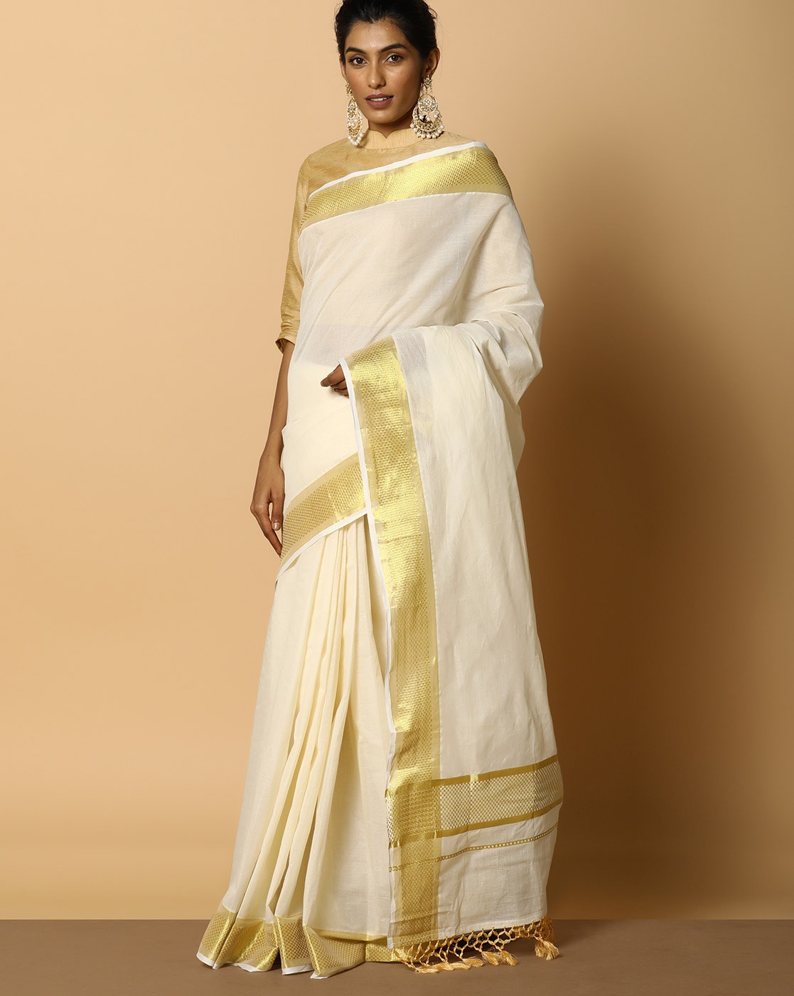 Nalli - Celebrate Seventh day of this Navarathri with this White Gadwal Silk  Cotton Saree with Plain body and Zari border.Includes Unstitched Blouse.The  price of this saree is Rs.13,819.00/-. Shop Online!  http://www.nallisilks.com/store/white-gadwal ...