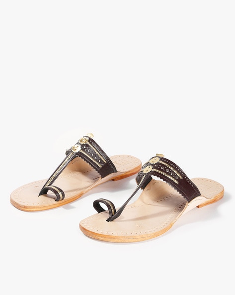 brown kolhapuri chappal