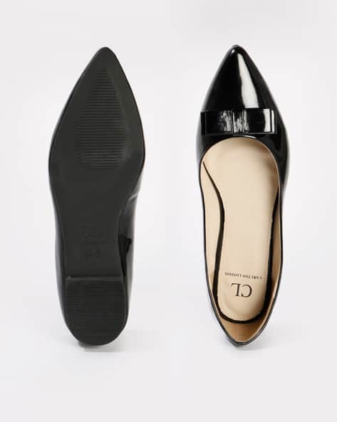 Pointed-Toe Flat Shoes (Image - 1)