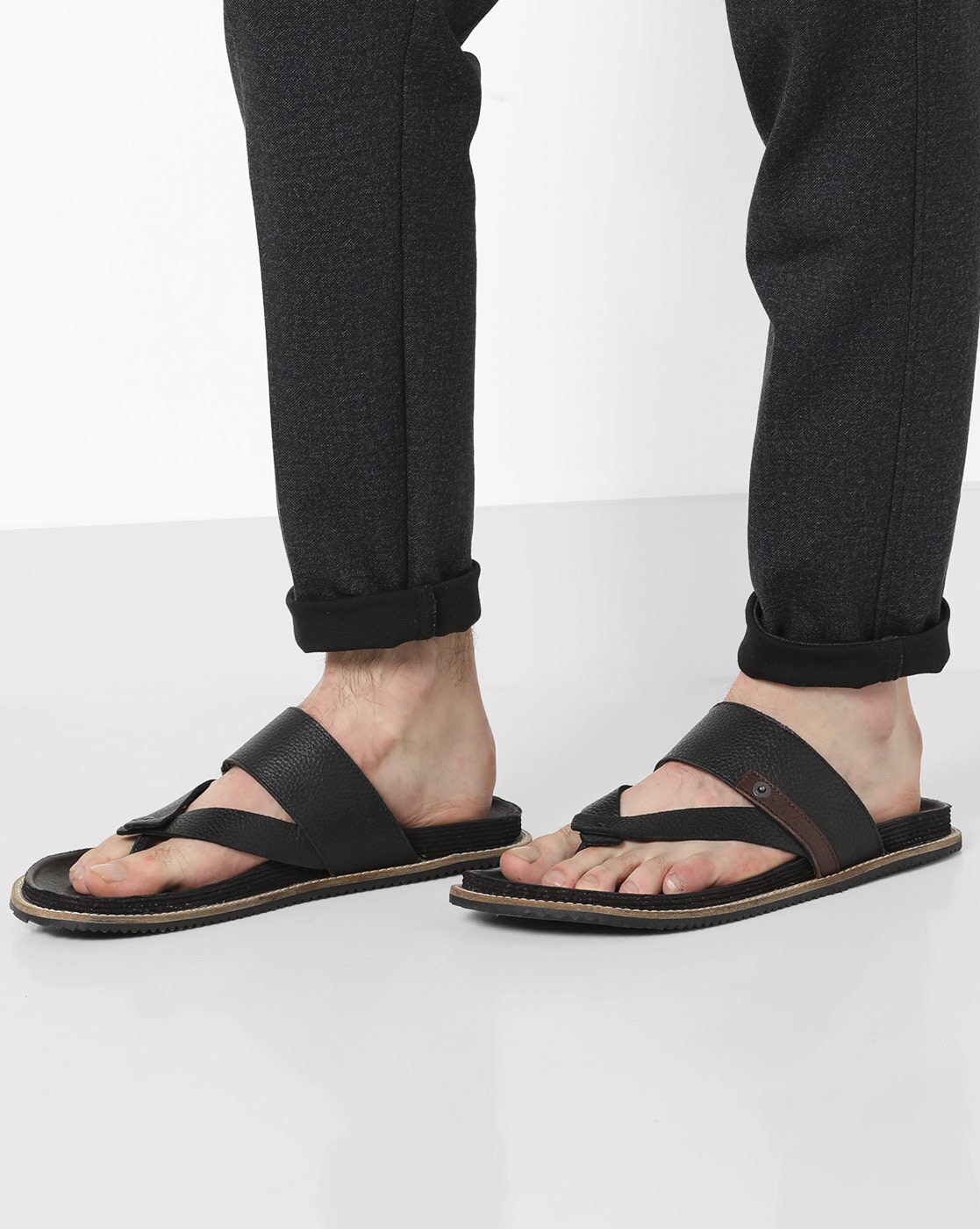 levi's flip flops online