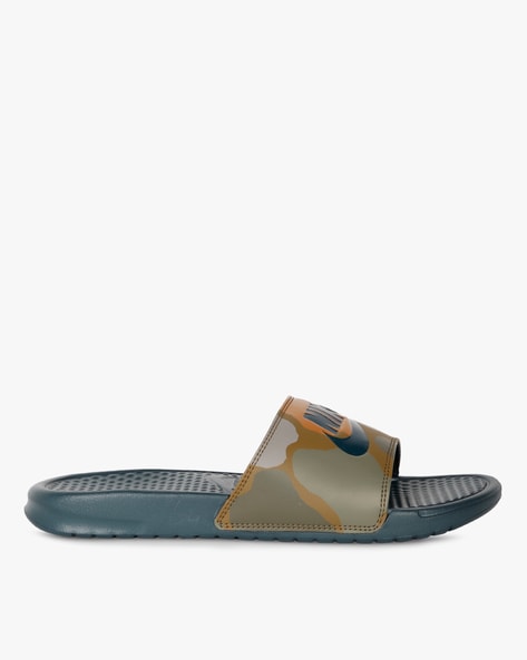 Nike camo flip online flops