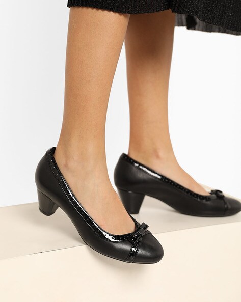 clarks kitten heel pumps