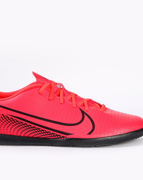 Red store nike vapor