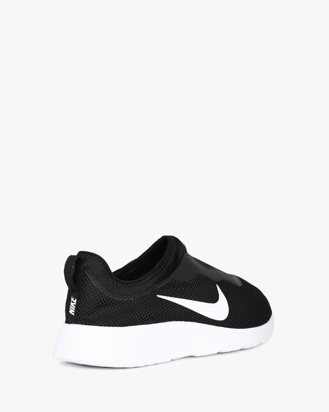 Nike tanjun slip cheap on black