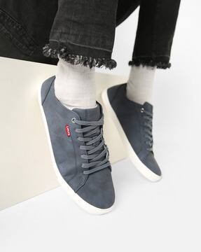 levis men navy blue sneakers