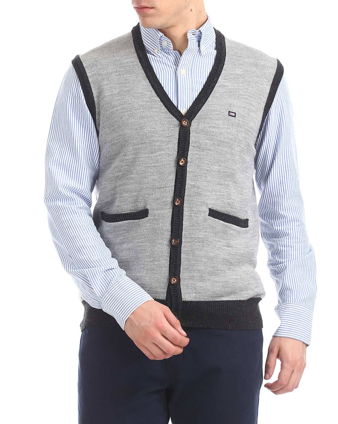 sleeveless cardigan vest with pockets