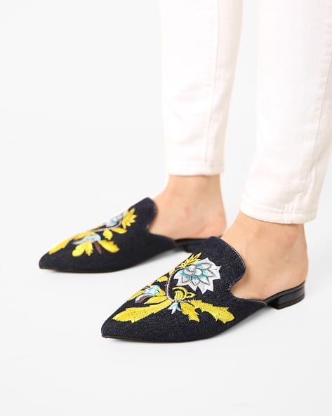 Embroidered Pointed-Toe Mules