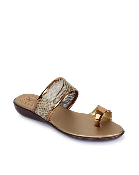 Textured Toe-Ring Sandals (Image - 3)