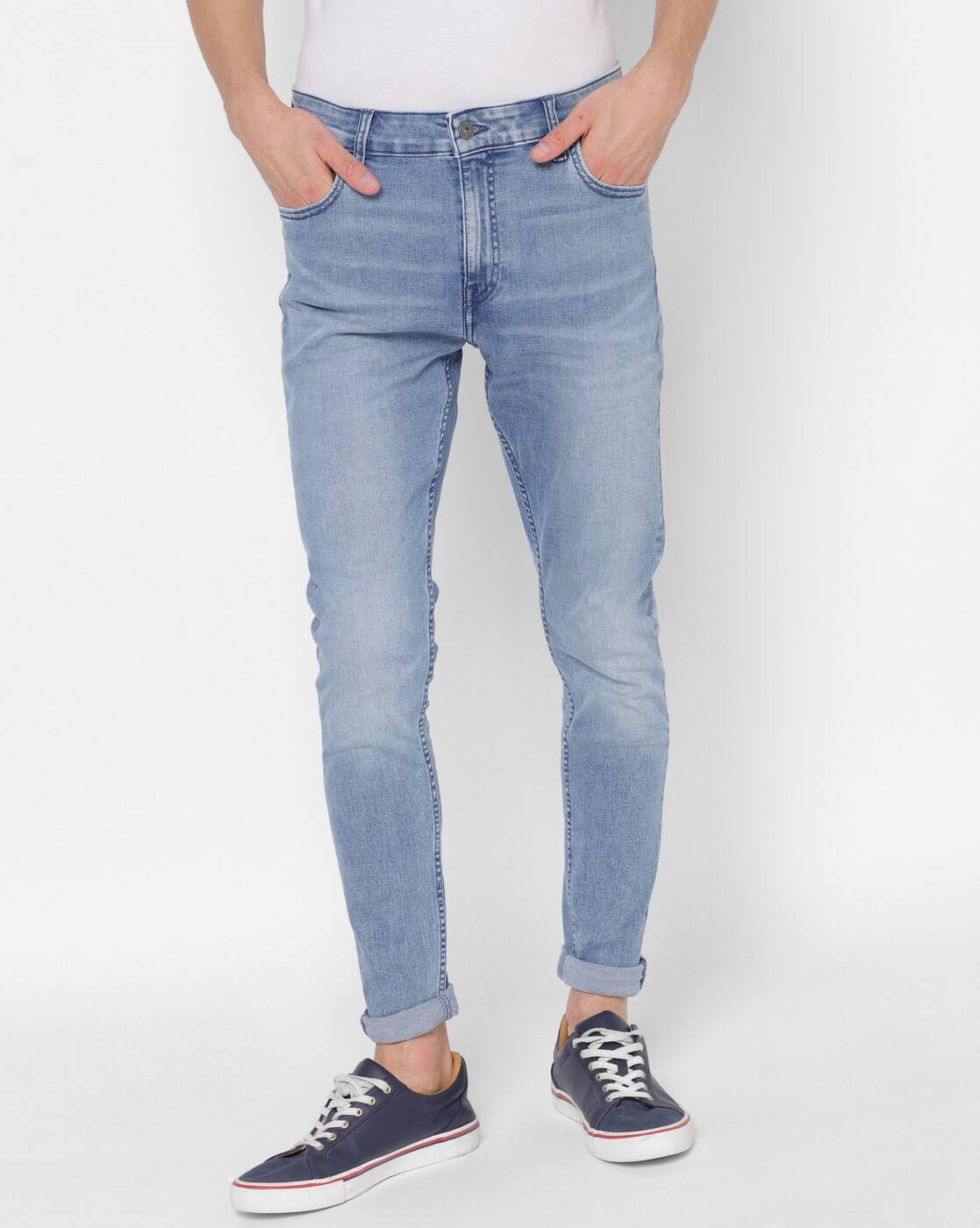 light washed skinny jeans