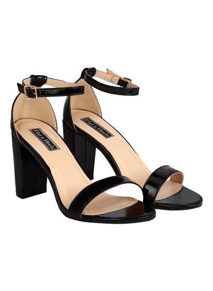 black flat heel sandals