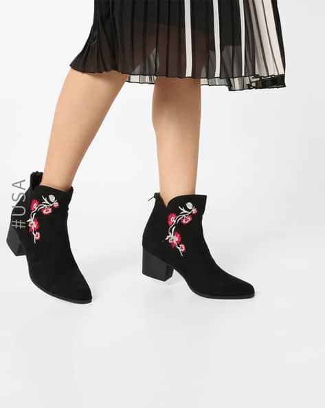 Chunky-Heeled Boots with Floral Embroidery
