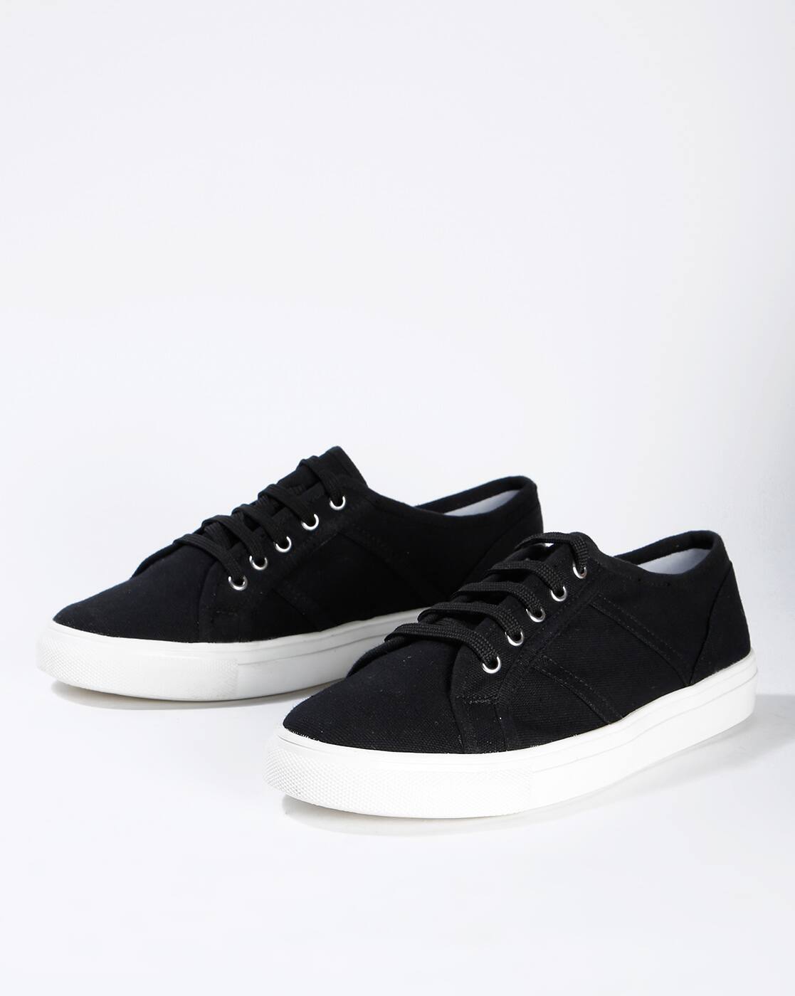 casual shoes under 400