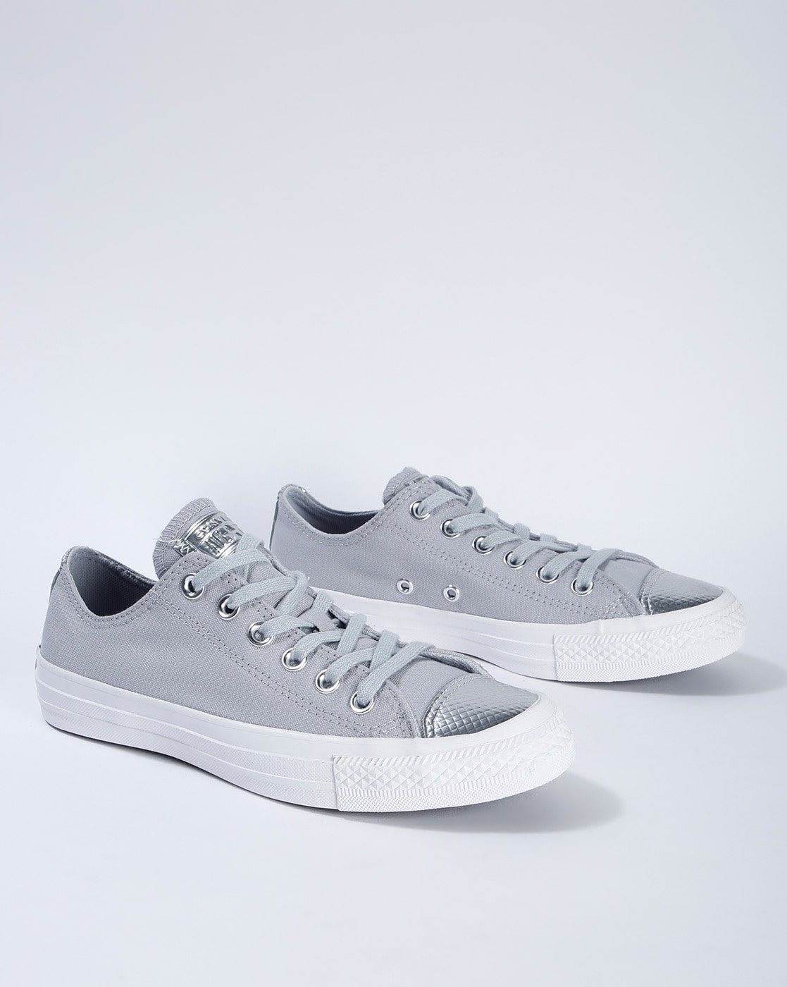 low top casual shoes