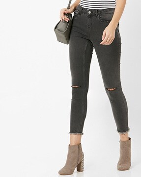 knee rugged jeans