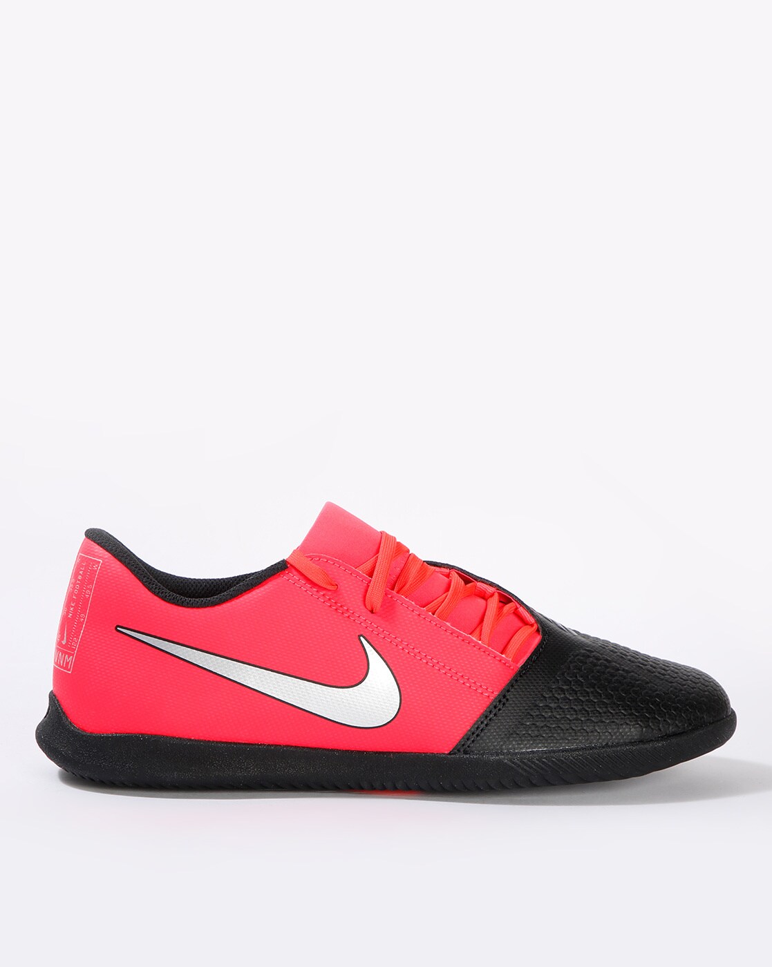 nike textured lace up shoes