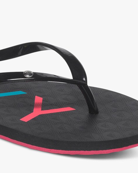 Womens black discount roxy flip flops