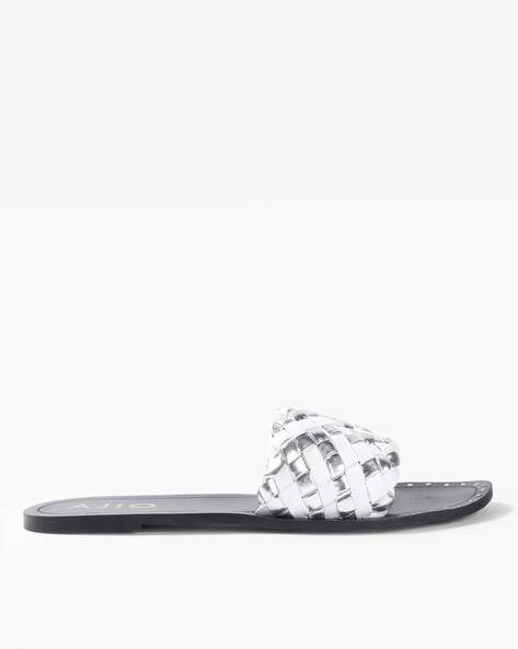 ajio flat sandals