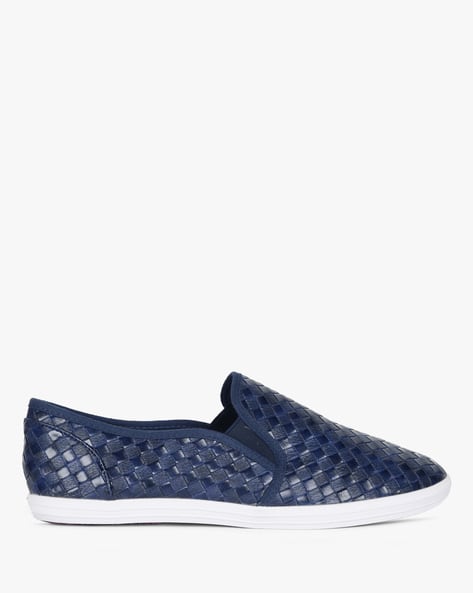 ajio slip on
