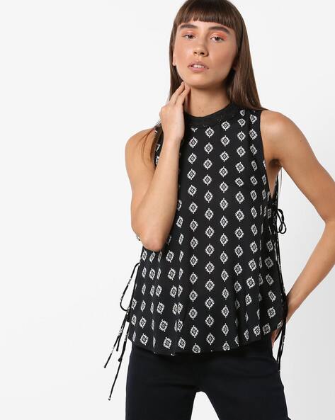 Sleeveless Printed Top With Side Tie-Ups By AJIO ( Black )
