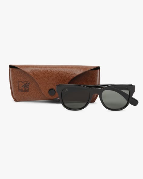 100% UV Protected Wayfarers (Image - 3)