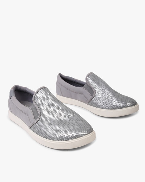 crocs casual shoes