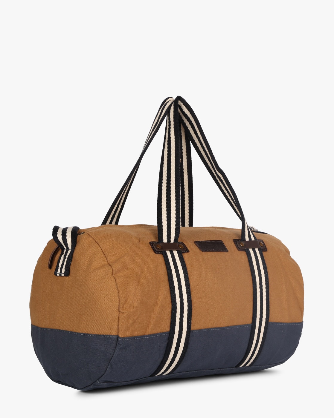 Wrangler duffle 2025 bag online