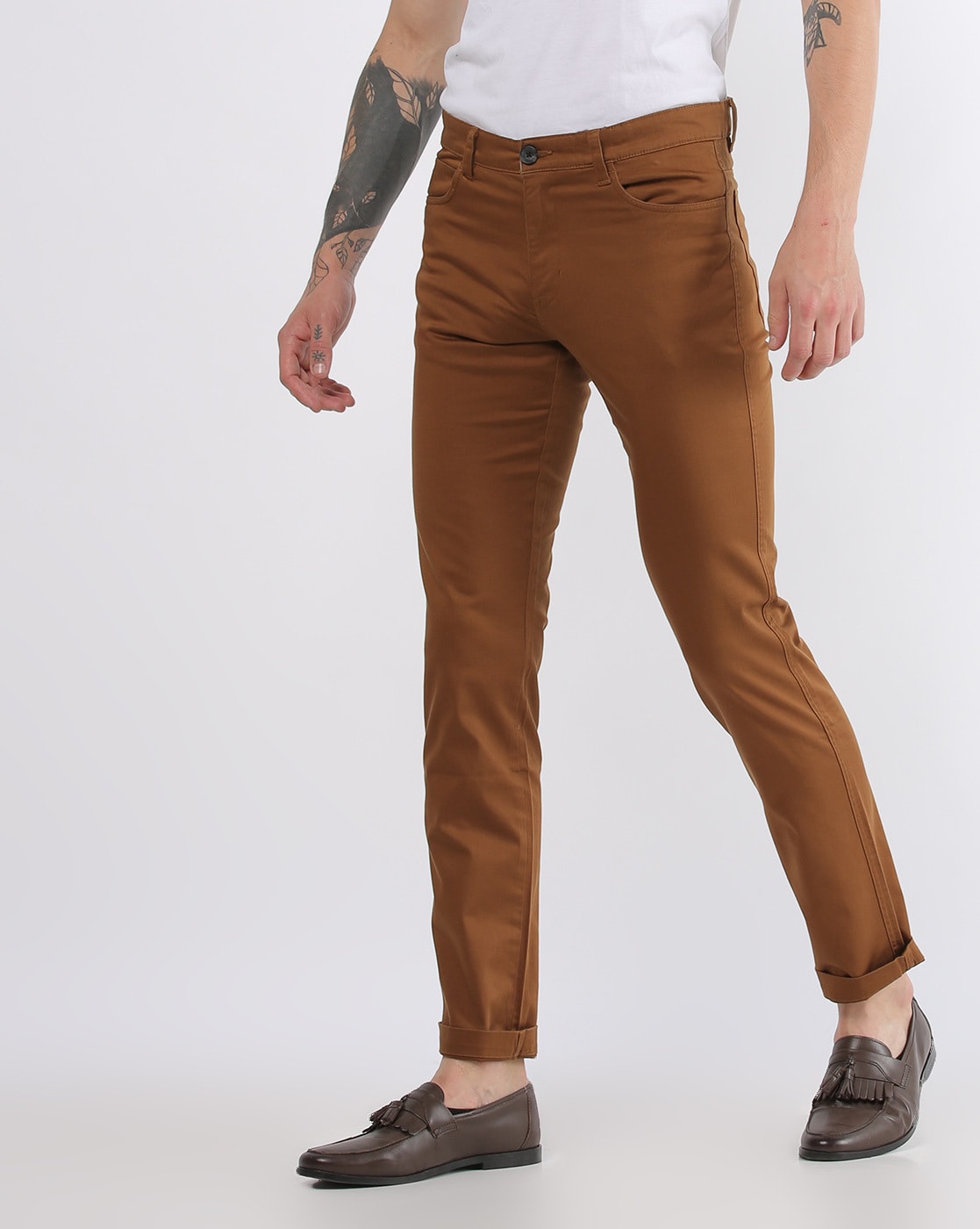 brown cropped trousers