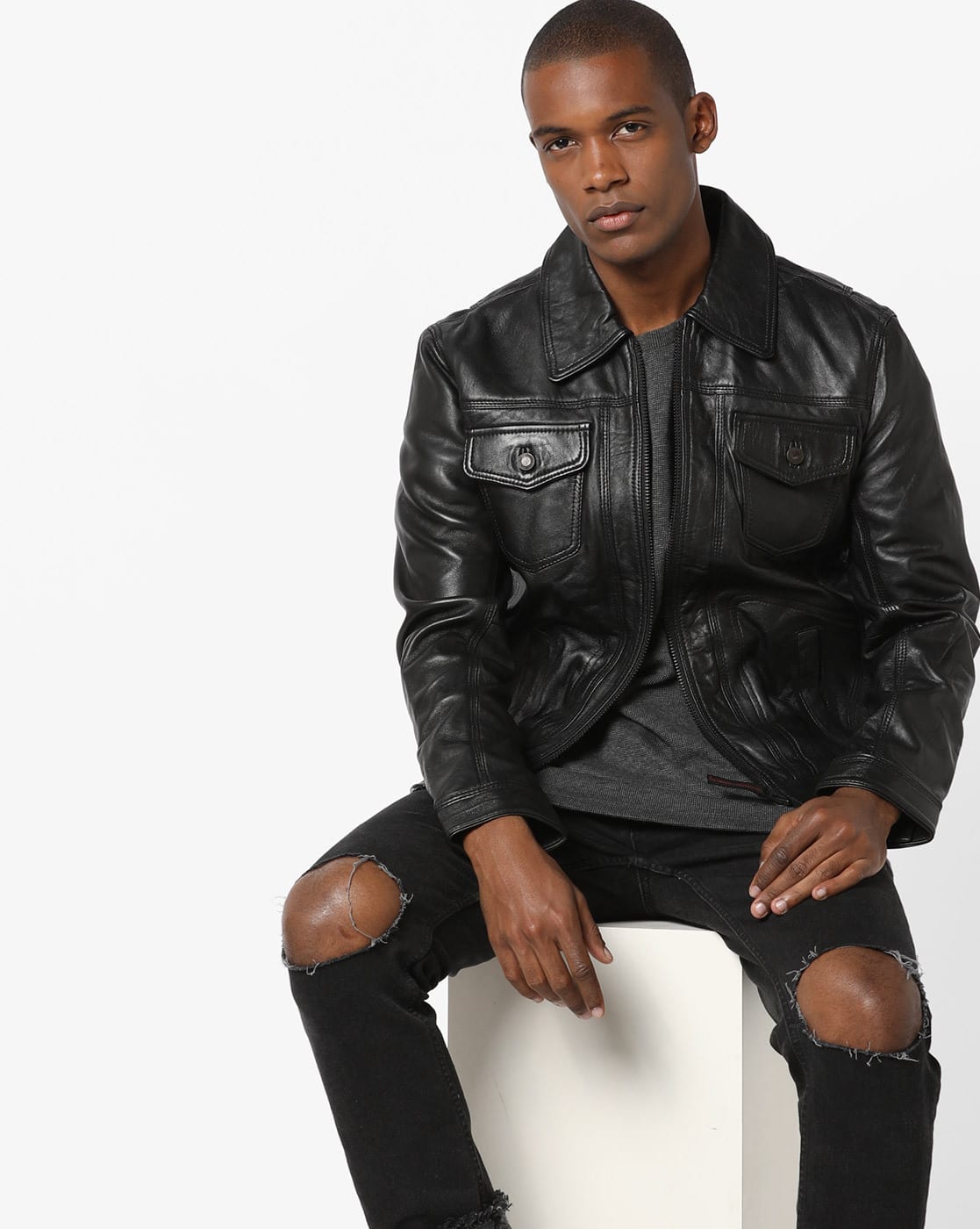 Бренд одежды джек уойскин. Macklemore зеленый бомбер. Дубленка джек и джонс. Эндрю гарфилд питер паркер одежда. Главный герой актеры 2021.